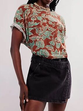 We The Free Nina Printed t-shirt Sz Small- NWT